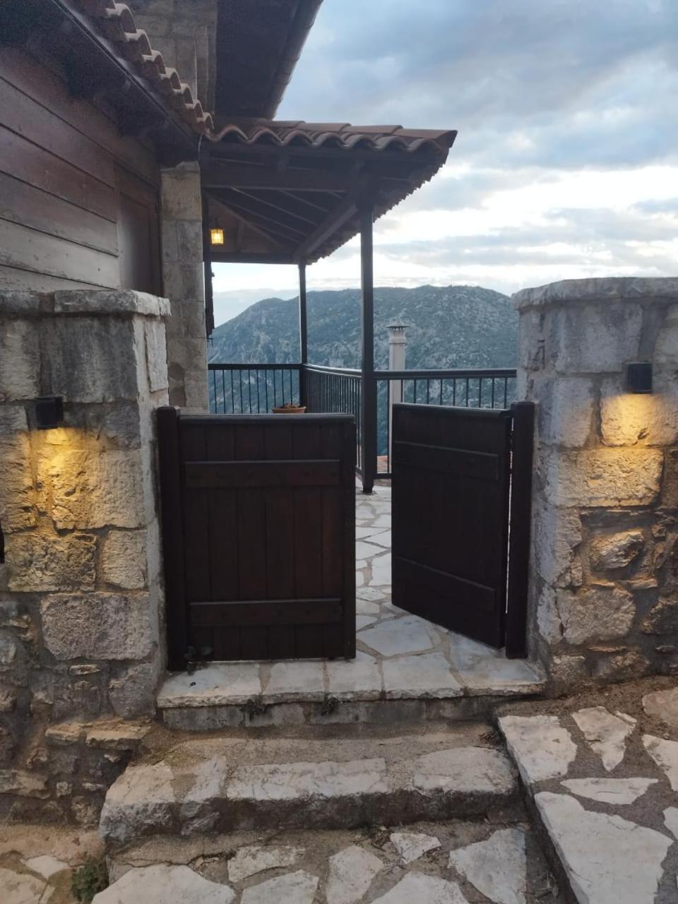 Lousiou Nymphes Escape Suites Dimitsana Ngoại thất bức ảnh